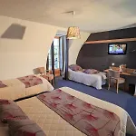 Logis Restaurant & Les Remparts Hotel 3*