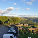 Logis Restaurant & Les Remparts Hotel Salers