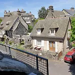 Logis Restaurant & Les Remparts Salers