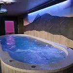 Logis Restaurant & Les Remparts 3*