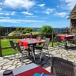 Logis Restaurant & Les Remparts Hotel