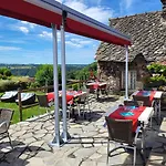 Logis Restaurant & Les Remparts Hotel 3*