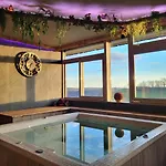Logis Restaurant & Les Remparts 3*