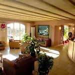 Logis Restaurant & Les Remparts 3* Salers