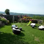 Hotel Logis Restaurant & Les Remparts 3*