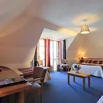 Logis Restaurant & Les Remparts 3*