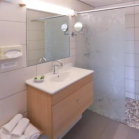 酒店 Logis Restaurant & Les Remparts