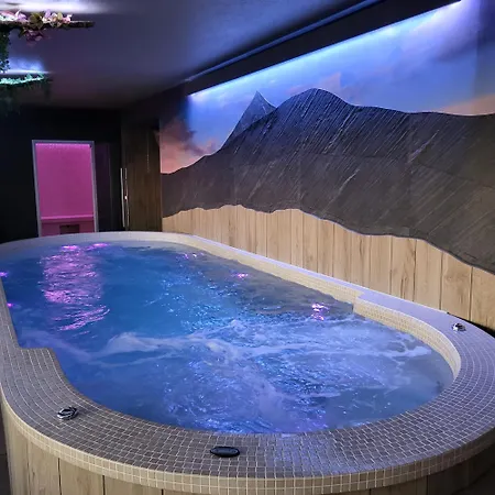 Logis Restaurant & Les Remparts 3*