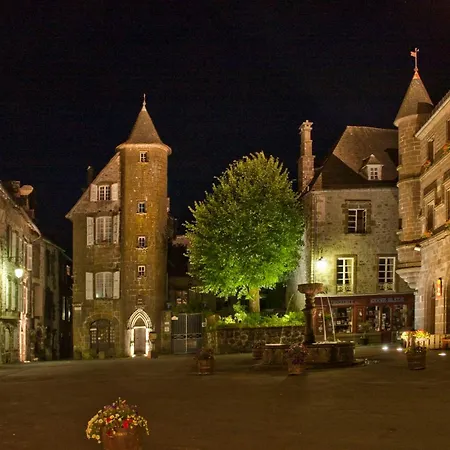 酒店 Logis Restaurant & Les Remparts 萨莱