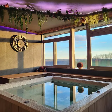 Logis Restaurant & Les Remparts 3*