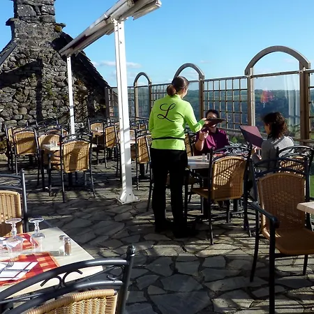 酒店 Logis Restaurant & Les Remparts 3*