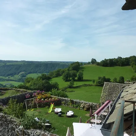 酒店 Logis Restaurant & Les Remparts 3*